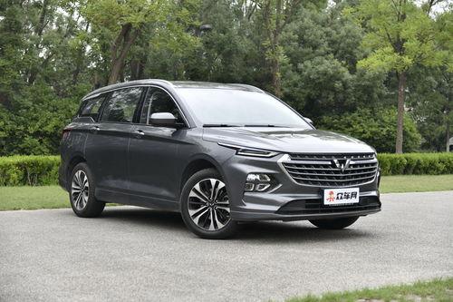 国产mpv五菱试驾视频,空间巨兽，驾驭自如