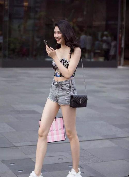 国产椰子鞋女人穿的视频,国产椰子鞋引领女性潮流穿搭风潮